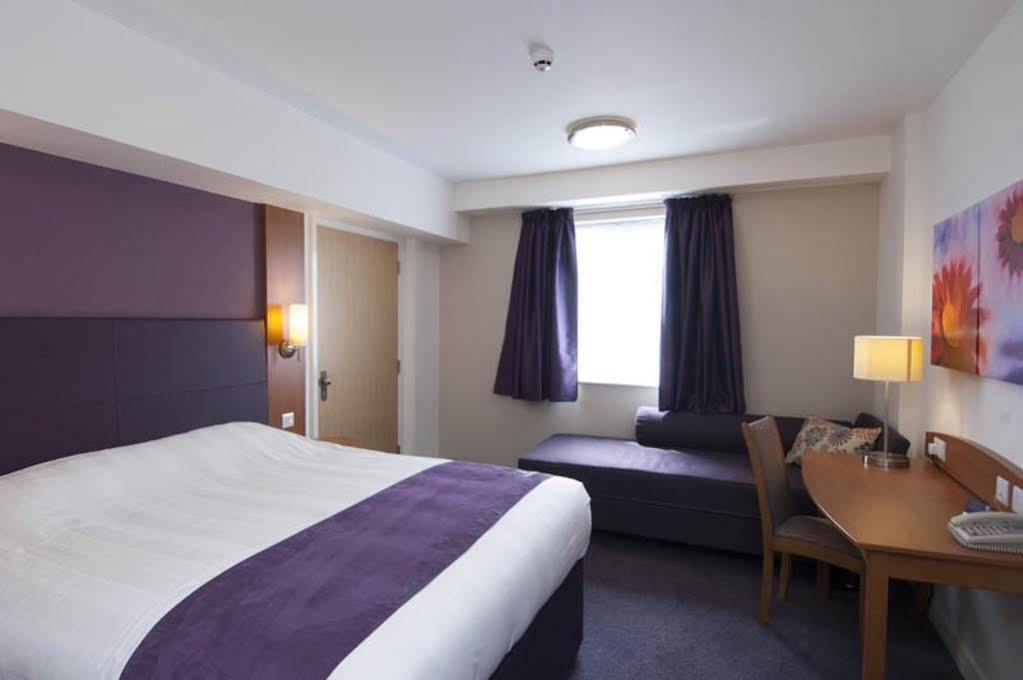 Premier Inn Chelmsford Exterior foto