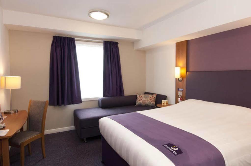 Premier Inn Chelmsford Exterior foto